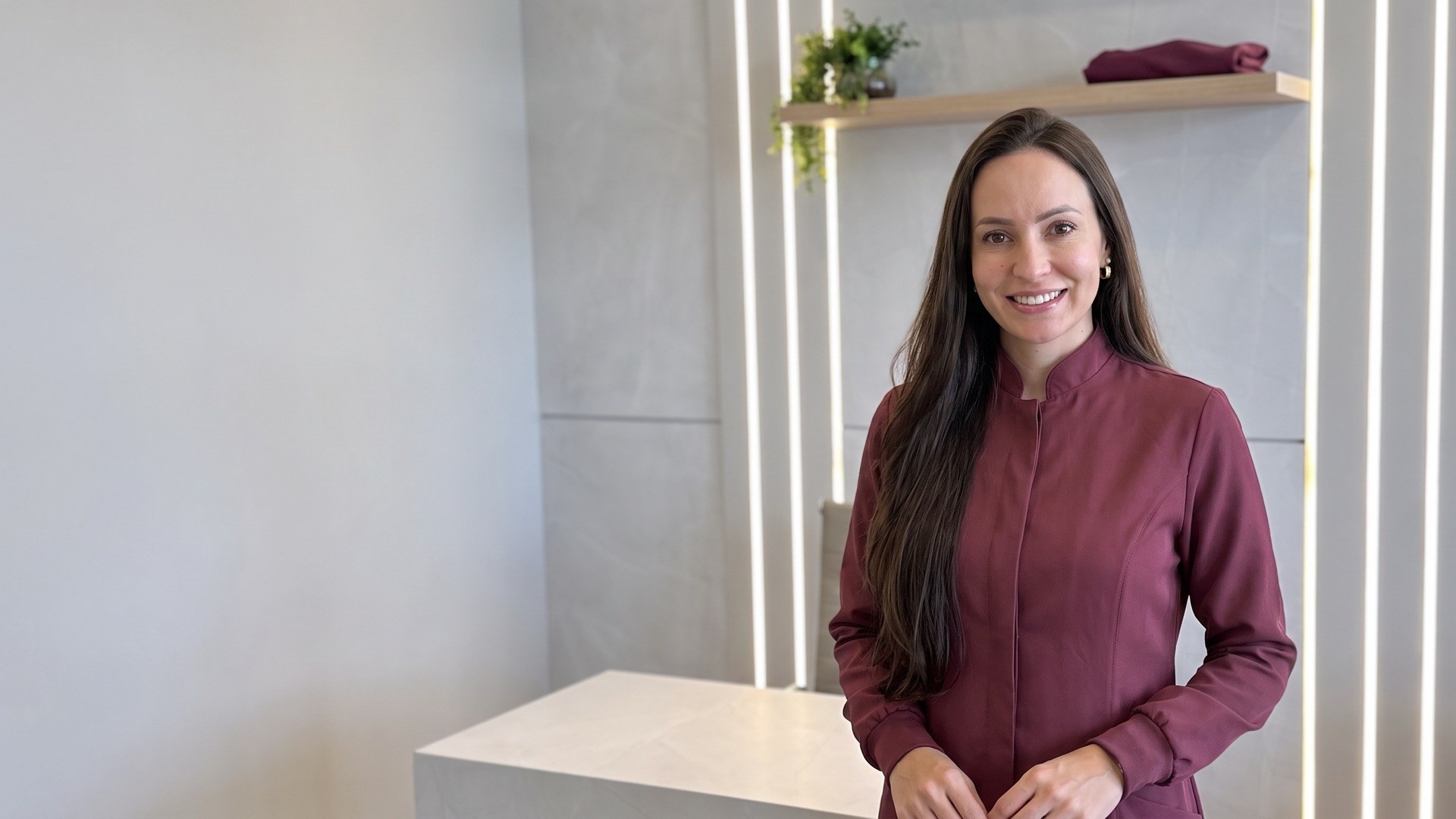 Cirurgiã-dentista responsável, no consultório
